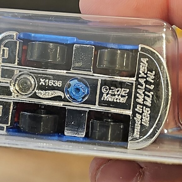 Volkswagen Kool Kombi Pair Hot Wheels New Sealed #136 #49 - Picture 6 of 7